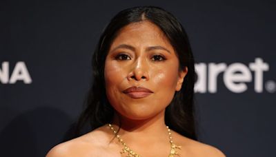 Yalitza Aparicio presume abdominales en redes ¿cuál es su secreto?