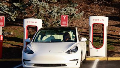 After Layoffs, Tesla’s Supercharger Expansion Slows