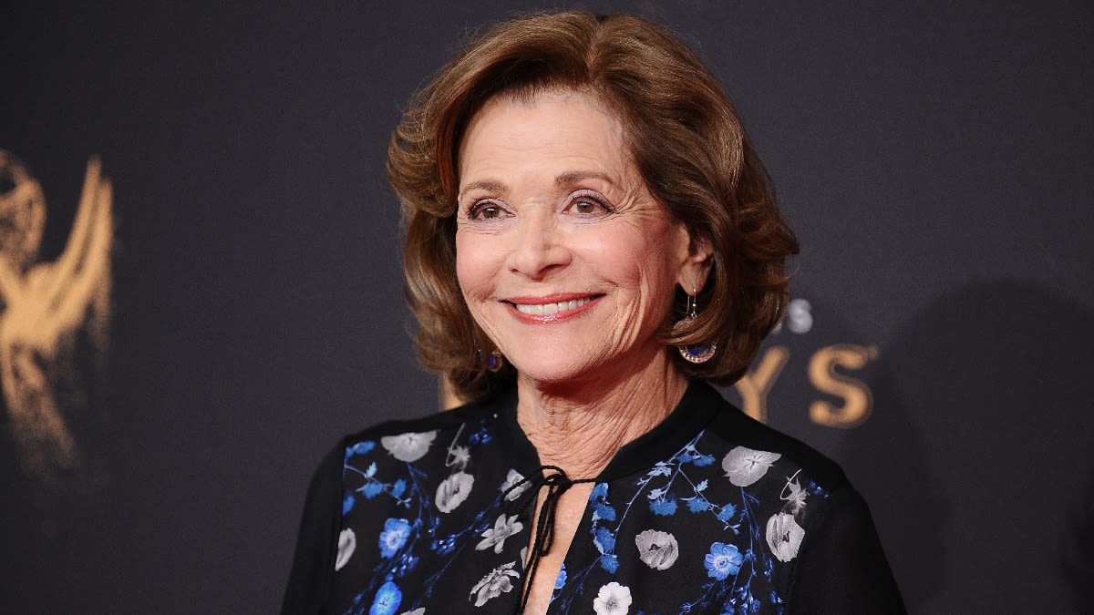 Jessica Walter — The Life of the Stunning Star, From Broadway To 'Arrested Development' and Beyond!