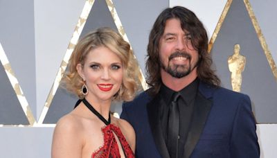 Dave Grohl Ditches His Wedding Ring 3 Weeks After He Confessed to Cheating on His Wife and Fathering a Baby Out of Wedlock