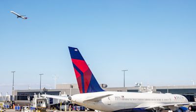 2 Delta planes collide on an Atlanta airport taxiway, knocking a big chunk off one jet's tail