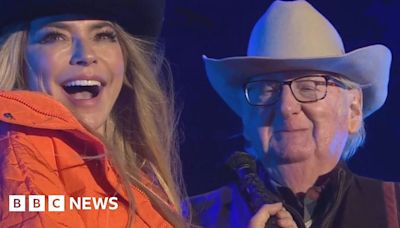 Shania Twain surprises superfan, 81, at show