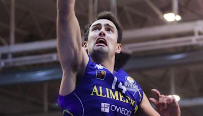 Mikel Sanz, ambicioso tras renovar con el Alimerka Oviedo Baloncesto: "Tengo la espinita del play-off y quiero ir a por ello"