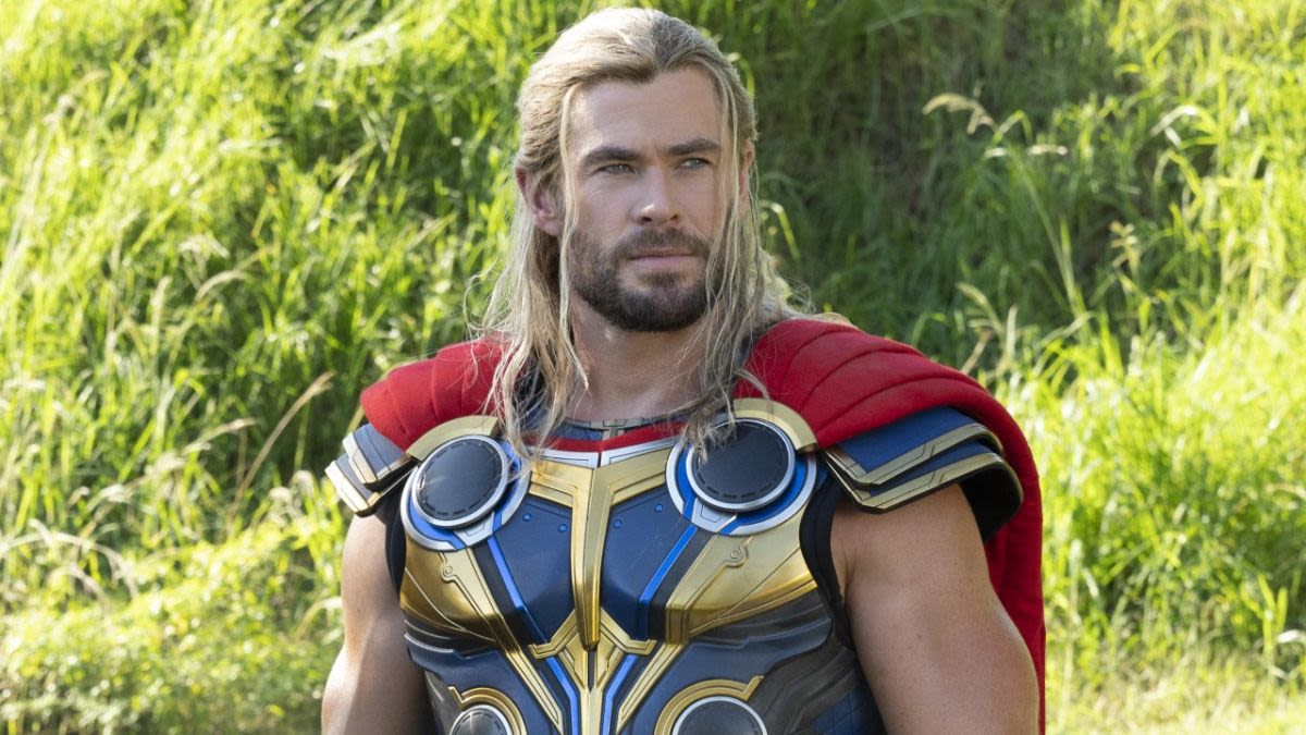 Chris Hemsworth Had A Classic Thor-Related Response After Losing Ground In A Race With Co-Star Bryan Tyree Henry