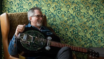 Dobro Legend Jerry Douglas Is Honored He’s Being Inducted Into Bluegrass Hall Of Fame