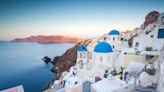 Wasserrutsche durch Santorini entpuppt sich als KI-Fake