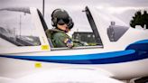 英國完訓首批新生代烏克蘭飛行員 移轉法國進階訓練