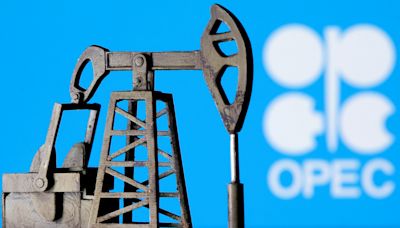 油價重挫3% OPEC+決策引發賣壓 金價漲1%