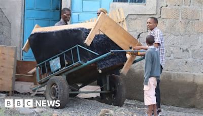 Kenya floods: Nairobi homes demolished as Cyclone Hidaya approaches