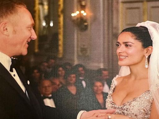 Salma Hayek relembra dia do casamento: 'Alma gêmea'