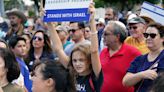 Crowd of hundreds rally for Israel in downtown West Palm Beach