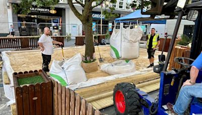 Mini beach with 18 tonnes of sand arrives in Southampton