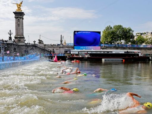 Paris Triathletes Finally Swim in Seine but Say It ‘Didn’t Taste Great’