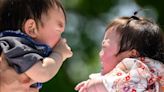 Los nacimientos en Japón acaban de caer a un nuevo mínimo. Esperan que una app de citas ayude a cambiar la situación