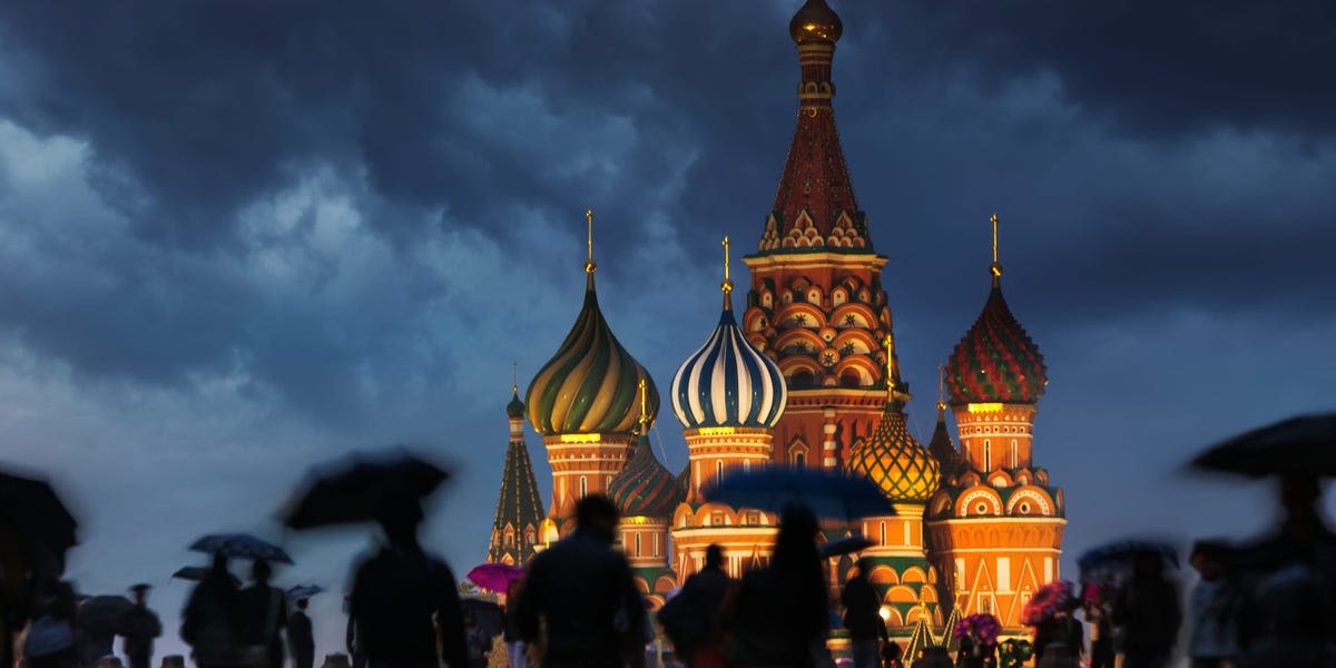 The US and the West are facing the blowback of sanctions against Russia, economist says