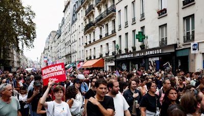 Una ola de marchas en Francia reclama la destitución de Emmanuel Macron