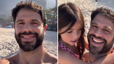 Com Sabrina Sato fora do Brasil, filha vai à praia e surge sorridente ao lado do pai, Duda Nagle