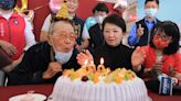 彩虹爺爺帶著色彩離開世界了！享嵩壽101歲，留下世界的秘密奇蹟「彩虹眷村」