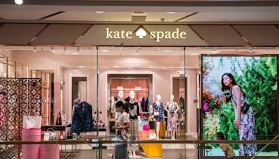 Kate Spade’s End of Season Sale Treats You to an Extra 50% Off — Including a Top-Rated Crossbody (And It’s Almost Sold Out)