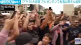 La televisión japonesa, impactada ante el homenaje en el Obelisco al creador de Dragon Ball