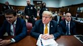 Jurado concluye primer día de deliberaciones sin alcanzar un veredicto en juicio a Trump en NY