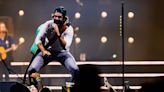 Thomas Rhett serenades, energizes Greenville crowd of 10,000. Our concert, crowd highlights.