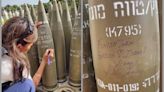 Nikki Haley escreve mensagem em projétil de artilharia de Israel