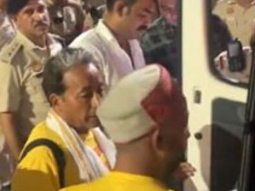 Activist Sonam Wangchuk, supporters detained at Delhi border before entering city