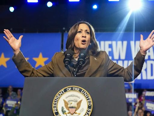 Kamala Harris trolls Donald Trump at Vegas rally and LA fundraiser, says her crowds are 'pretty big'