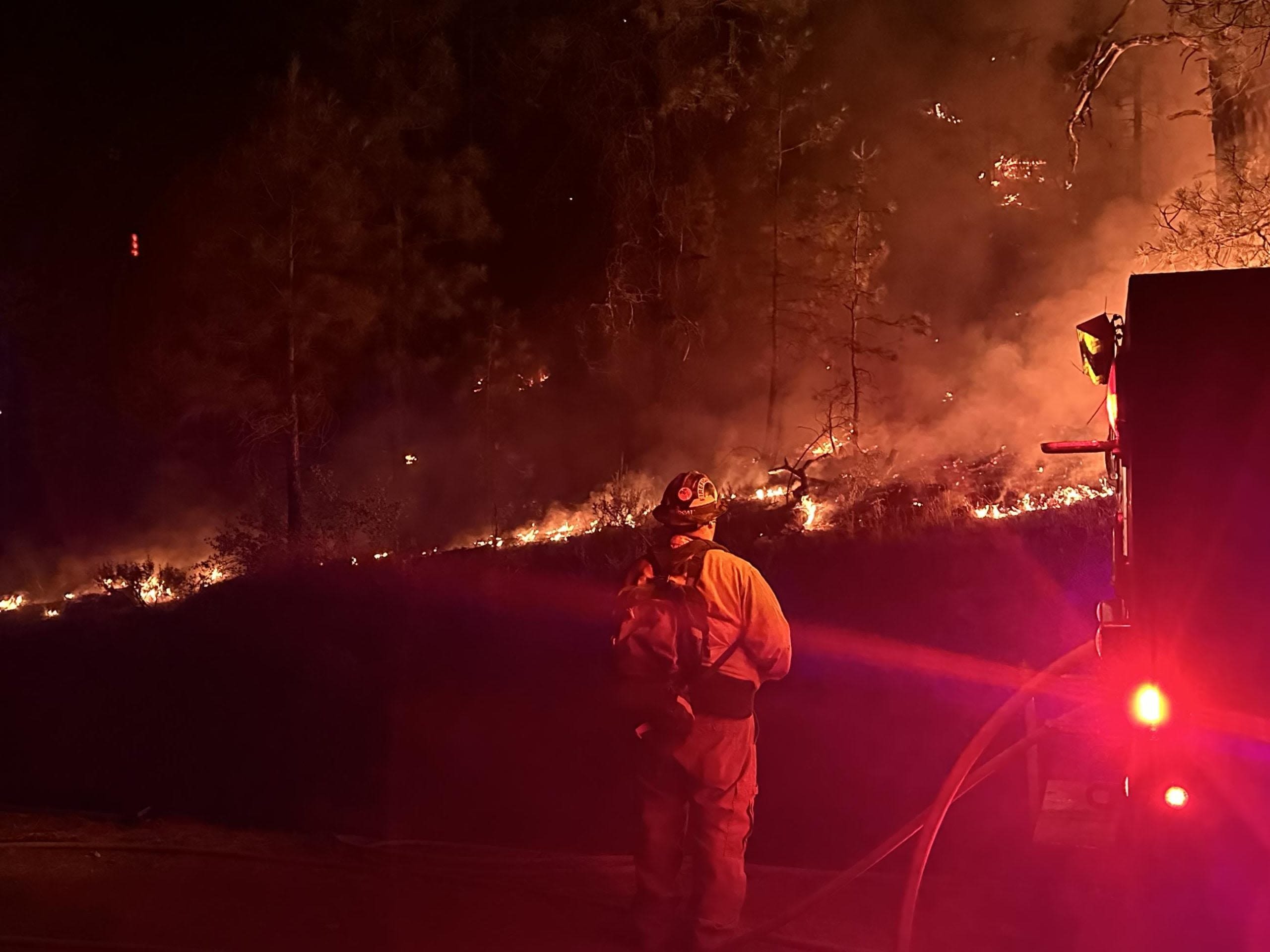 Firefighting pilot killed while working to contain Oregon wildfire