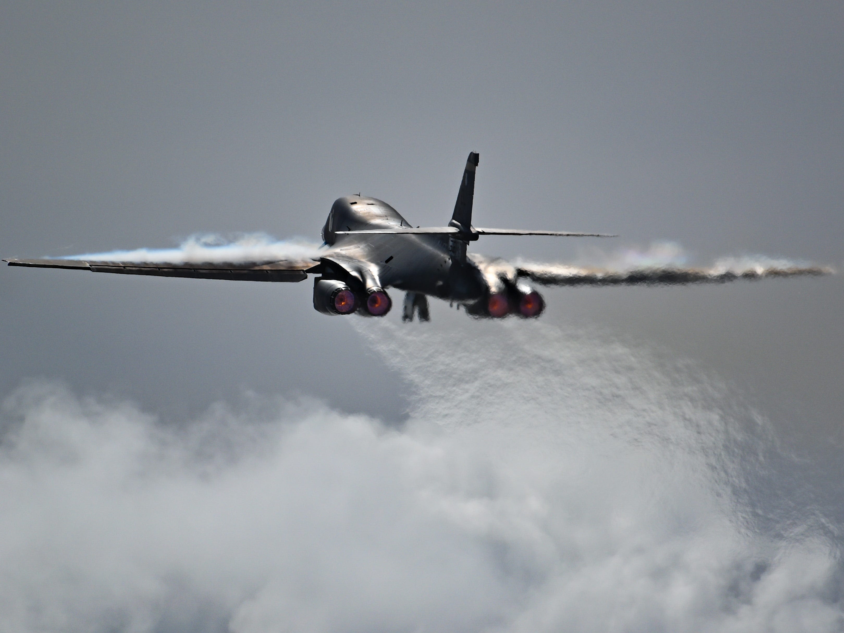 A US supersonic bomber dropped 500-pound bombs in its first live-fire bombing drill on the Korean peninsula in 7 years