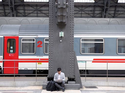 Italian rail services disrupted after glitch in Rome