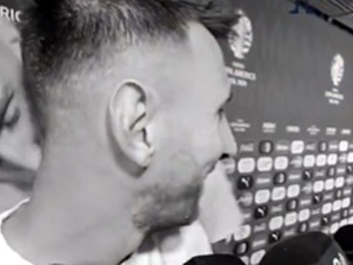 Dibu Martínez, tras el pase a la final de la Copa América: a los besos en la zona mixta con Lionel Messi y Ángel Di María