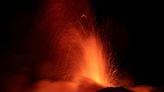 Erupción del volcán Etna obliga a cerrar el principal aeropuerto de Sicilia