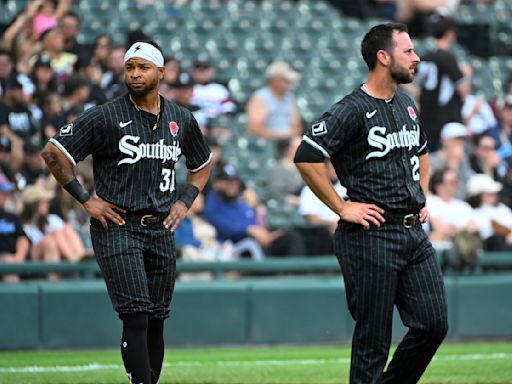 One day after ‘flat’ flap, Chicago White Sox fall to 15-40 with their 6th straight loss and 10th in 11 games