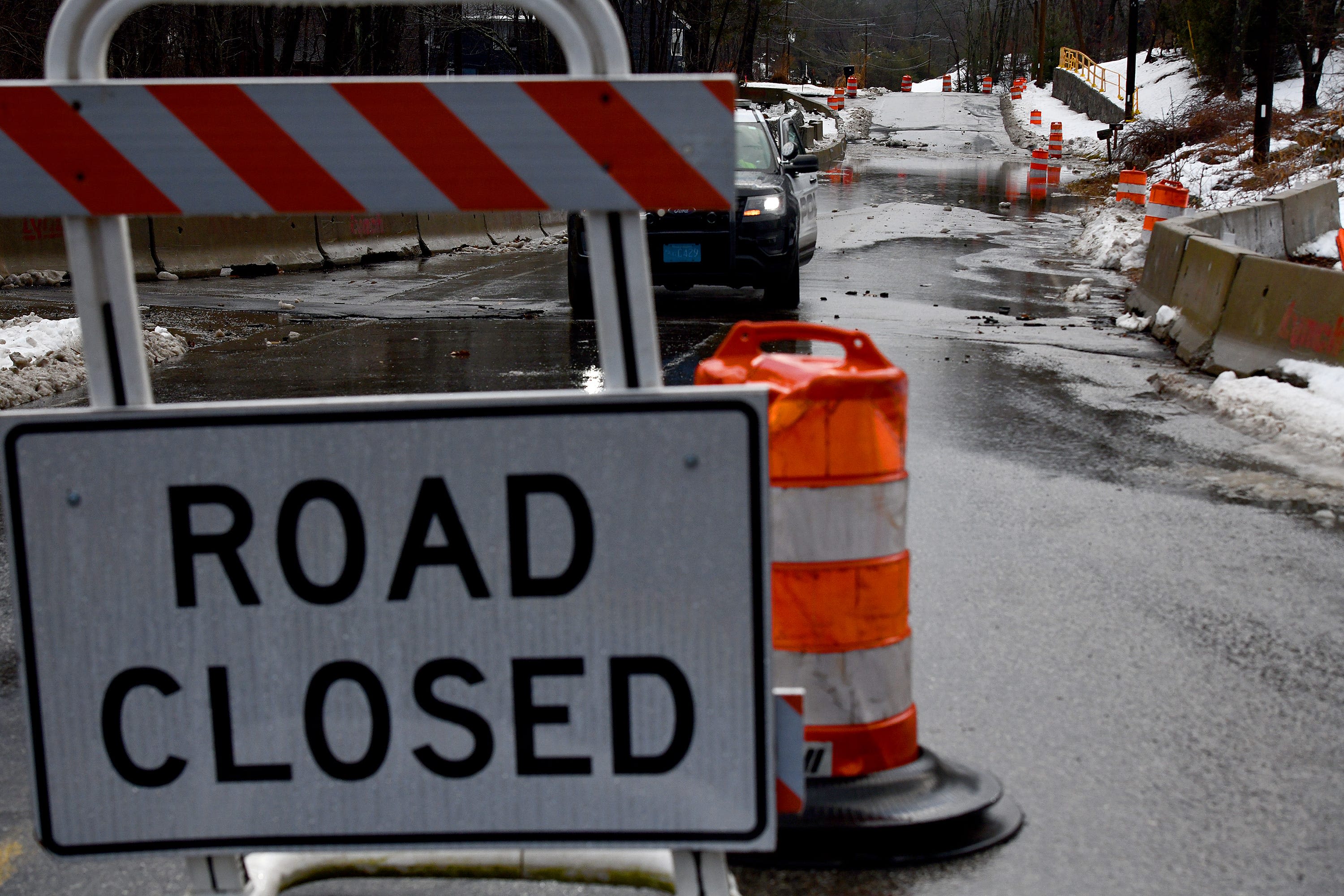 Healey signs $375M bond bill for local transportation infrastructure projects