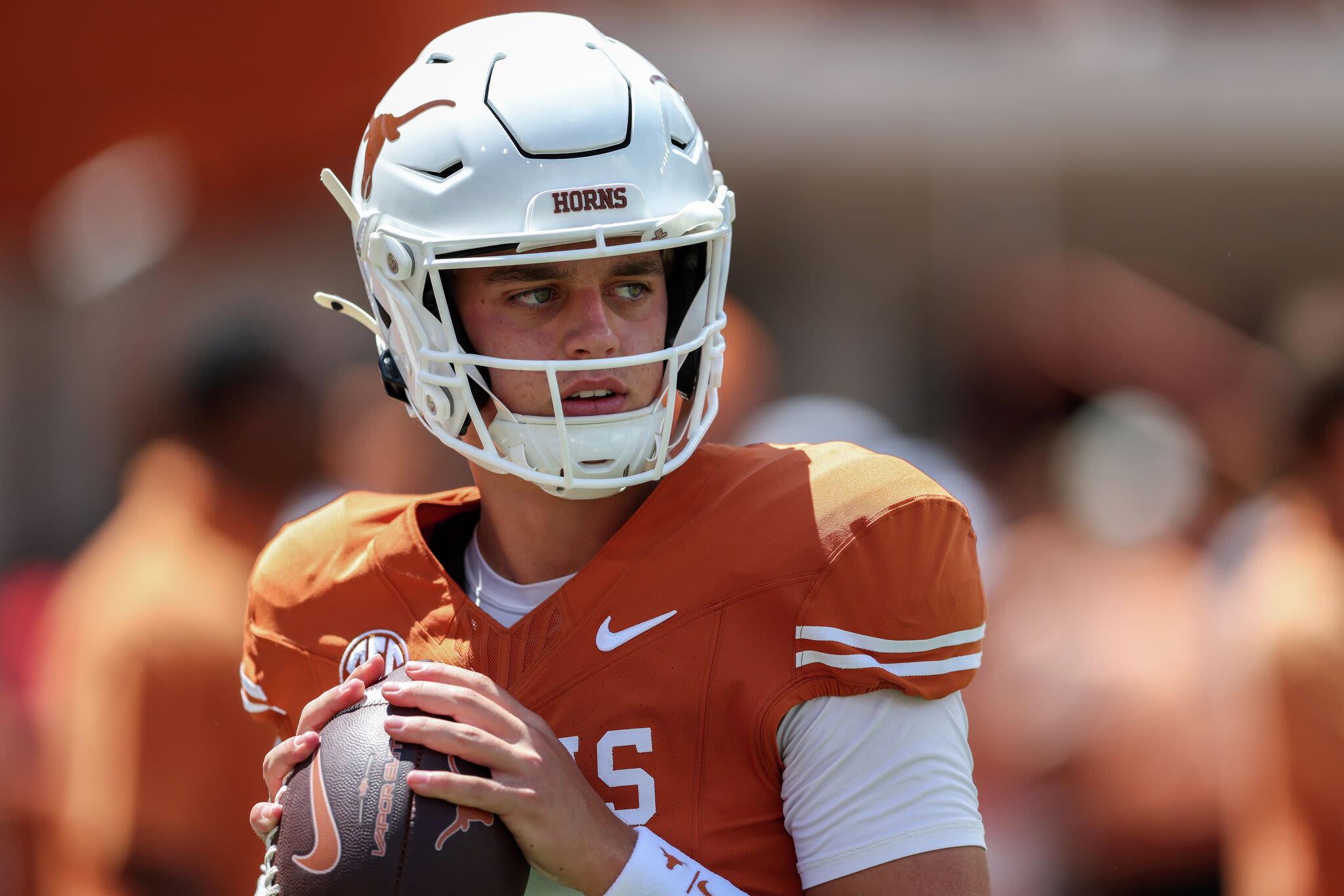 Texas Longhorns announce starting QB for Saturday's game