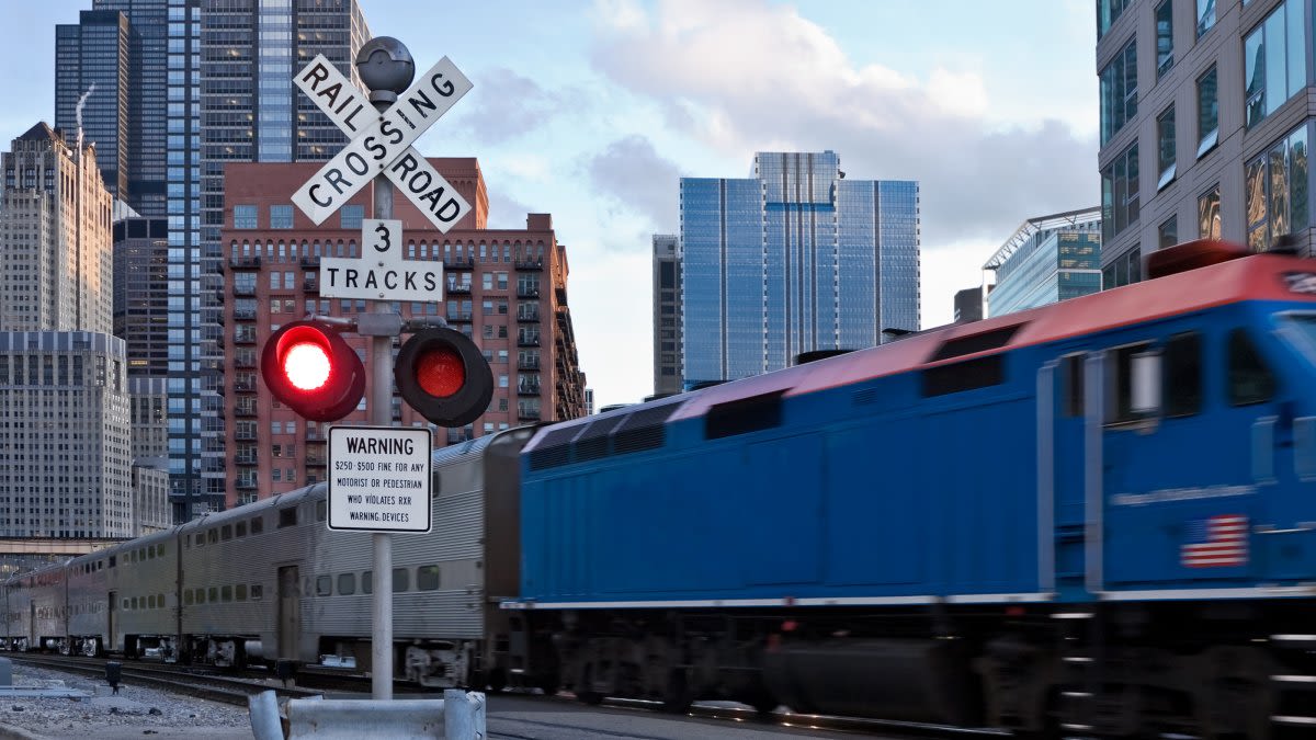 Metra offering free weekend rides, visit to museum railcar for 40th birthday