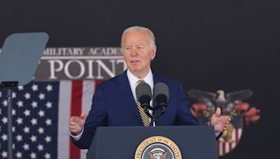 Biden begs crowd to ‘clap’ while delivering West Point commencement address