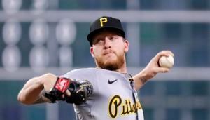 Pirates fall flat in rain-interrupted affair with Padres