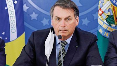 Bolsonaro pode pegar até 12 anos de prisão por fraude em cartão de vacina, dizem especialistas