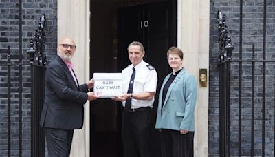 Children’s letters from Gaza handed in to Downing Street