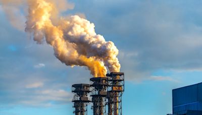Nigeria warns companies to maintain gas flaring transparency