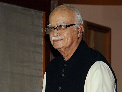 Lal Krishna Advani stable, currently under observation of a team of doctors: Hospital sources