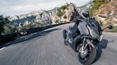 El Kymco AK550 Premium, más seguro ahora con Komobi