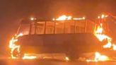 Incendian vehículos en Zacatecas para bloquear carreteras