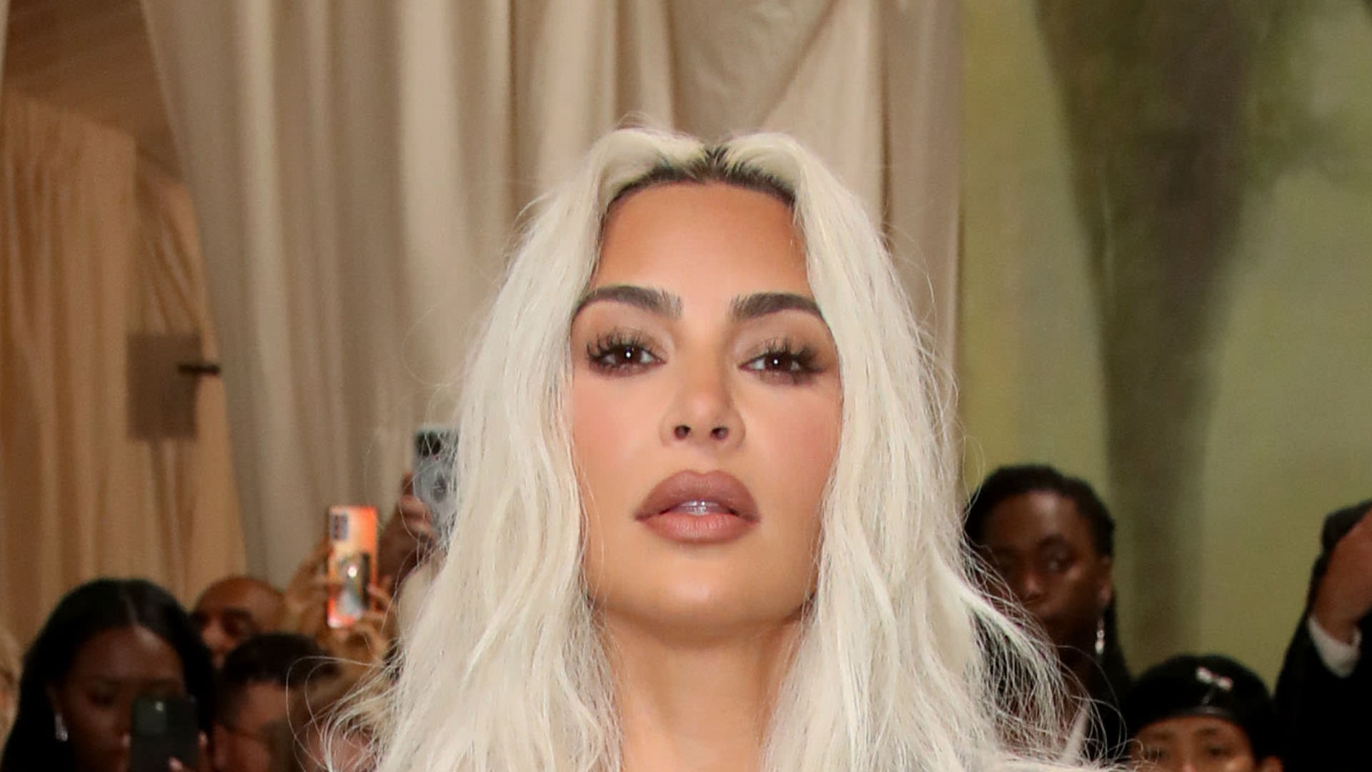 Kim fans left baffled over her 'six toes' as star shows her 'painful' shoes