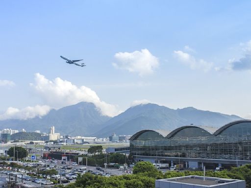 獨家／部落客遭控「組團出遊帶玩烏茲別克」 扣簽證還丟包