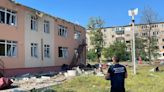 Russians attack Myrnohrad with bombs: five people wounded – photo