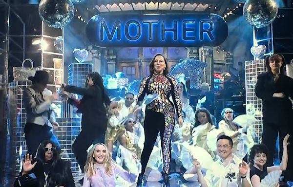 Maya Rudolph Channels Beyoncé and Madonna in ‘Saturday Night Live’ Opening Number ‘Mother’